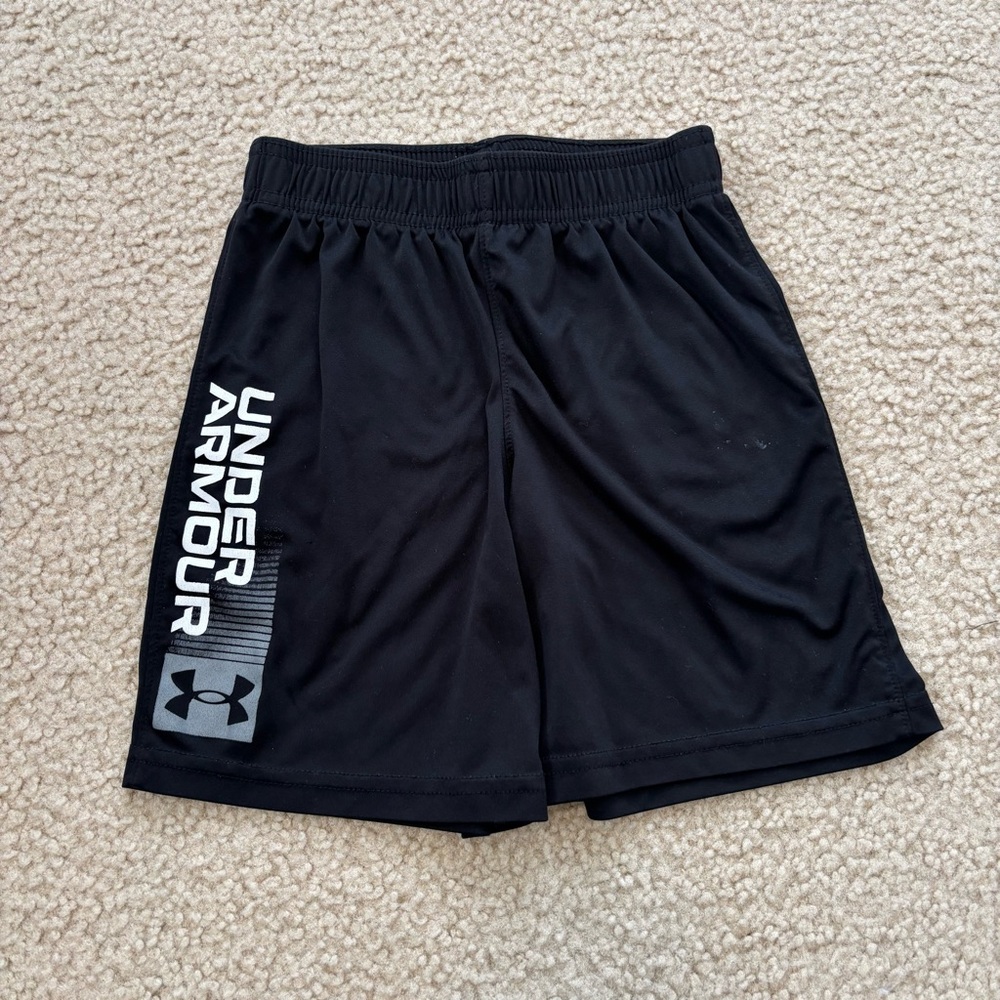 Under Armour Boy's Black Athletic Shorts Size 6